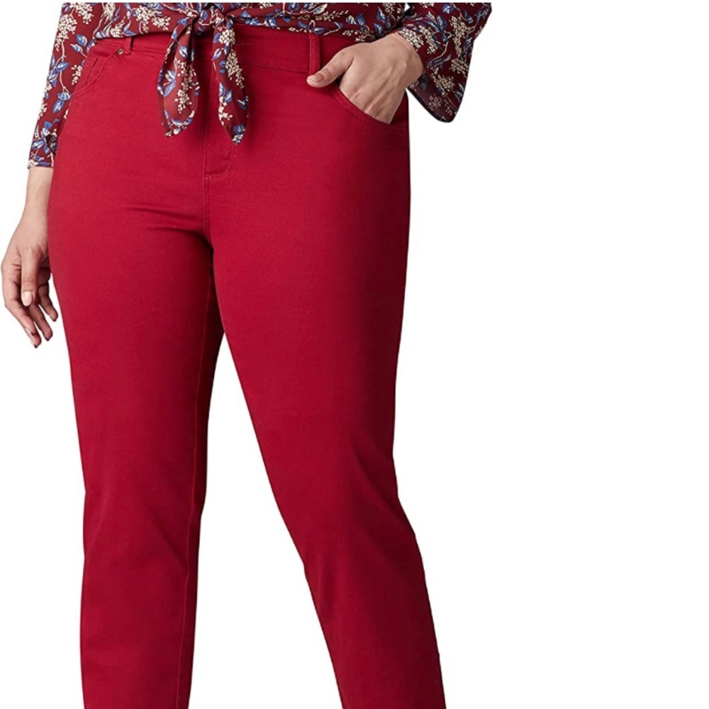 Lee Women's Plus Size Relaxed Fit Straight Leg Jean, 14 medium , rouge